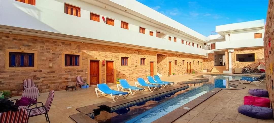Carmine Hotel דהב מראה חיצוני תמונה
